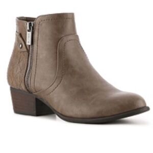 Unisa Sz 10 Ankle Bootie UNPAYOLLA